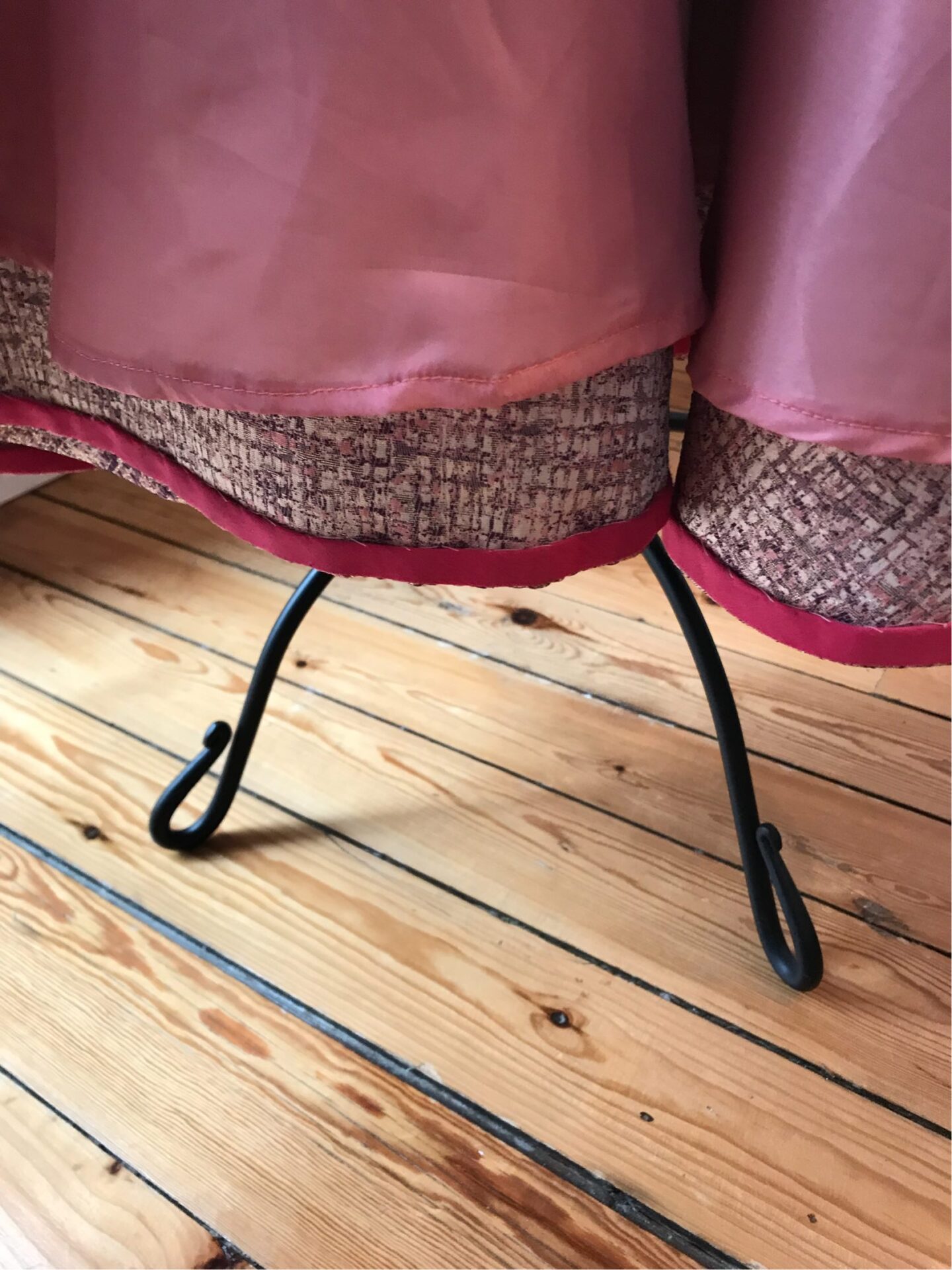 How to Sew with Metallic Brocade Six Mignons