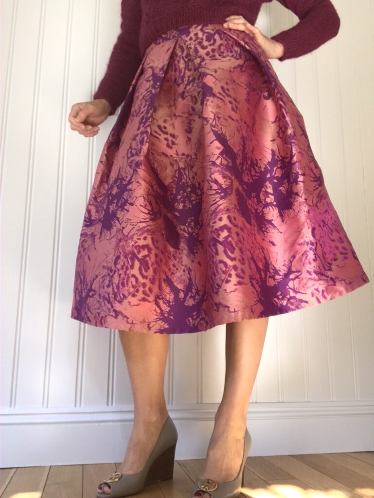 Circle skirt outlet border print